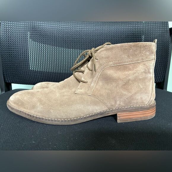Clarks Women's Phenia Desert Boot in Khaki Suede Size 11 M - Picture 1 of 8